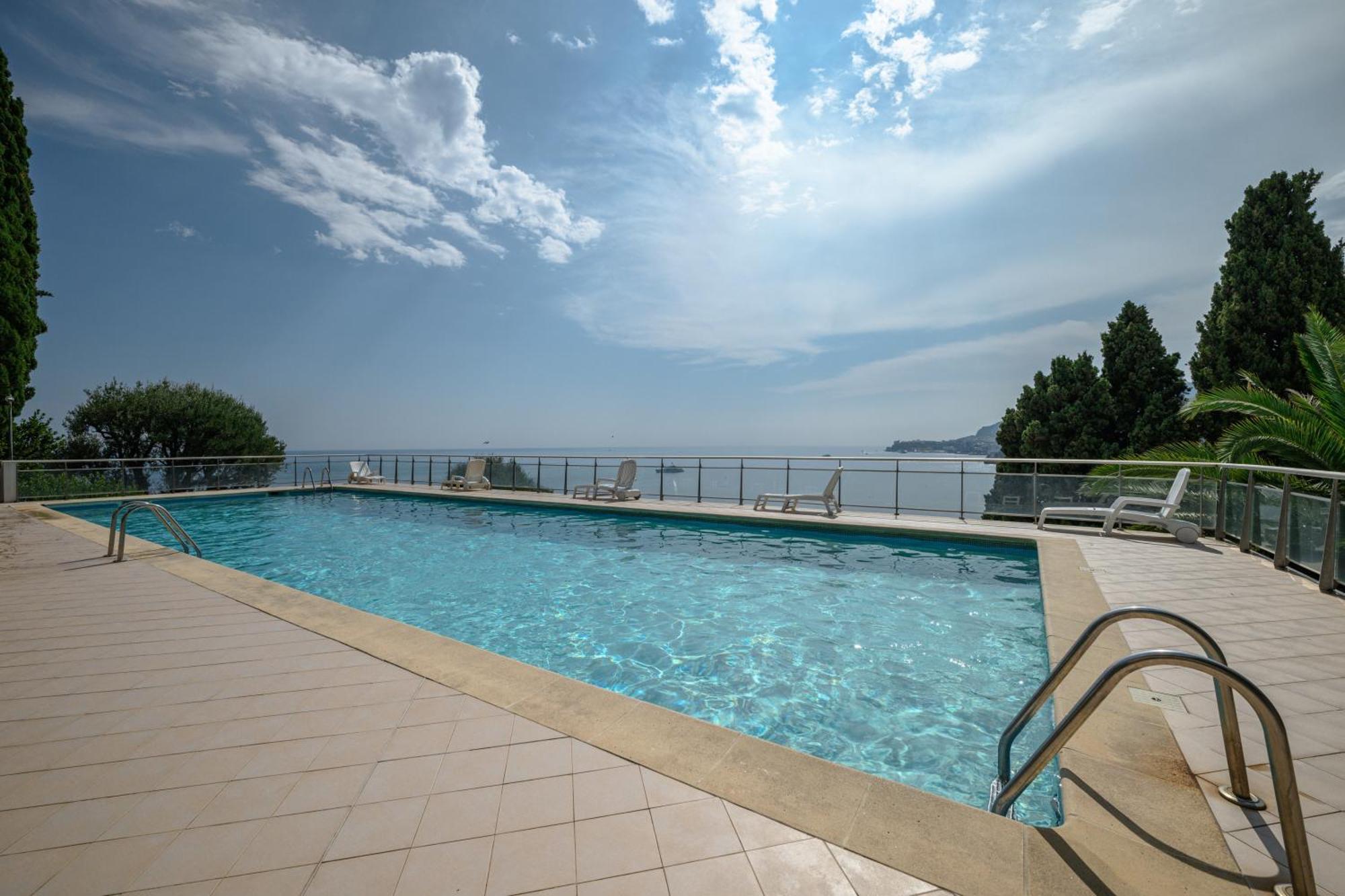 Le Coq Massolin Roquebrune-Cap-Martin Exterior photo
